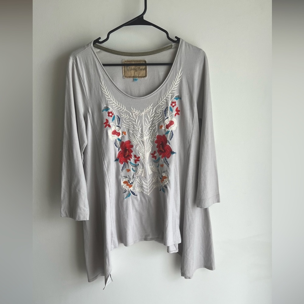 Living Planet (Johnny Was brand) Embroidered Floral Flowy Top 3/4 Length Sleeve